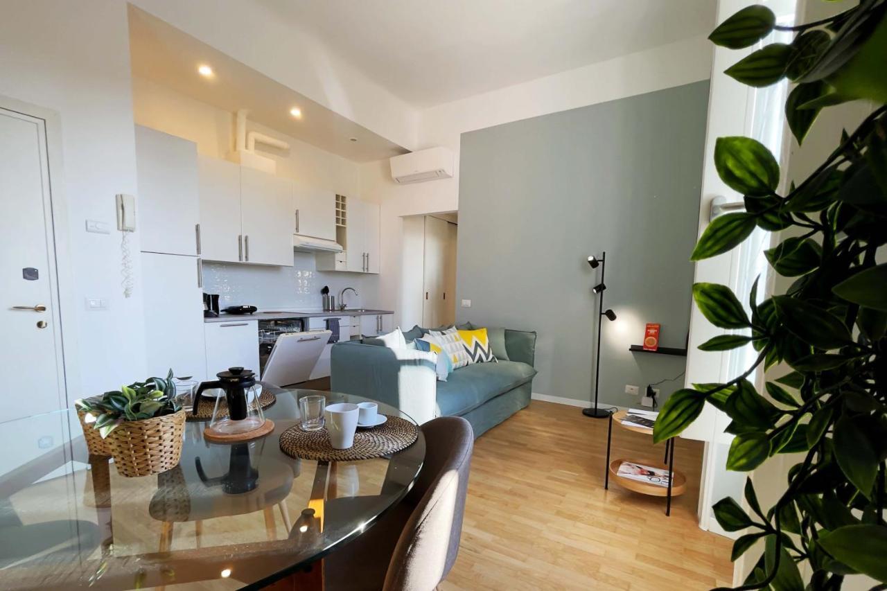 Elegant Apartment Near Brera Area Milan Exterior photo